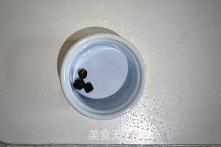 红枣银耳莲子羹的做法步骤:3
