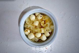红枣银耳莲子羹的做法步骤:5