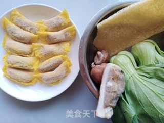 三鲜蛋饺汤的做法步骤：1