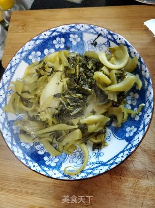 酸菜烧黄花鱼的做法步骤:3