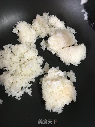 榨菜香肠鸡蛋炒饭的做法步骤：5