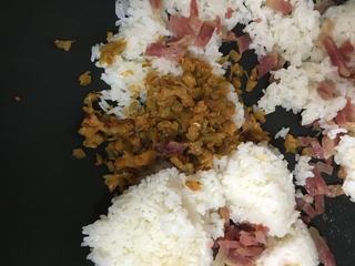 榨菜香肠鸡蛋炒饭的做法步骤：7