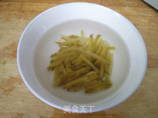 番茄榨菜鸡蛋面的做法步骤:3