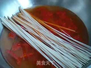 番茄榨菜鸡蛋面的做法步骤:7