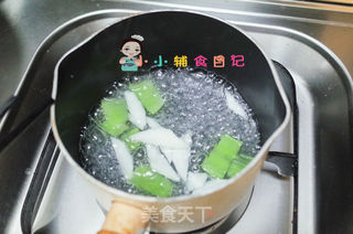 6个月以上白萝卜莴笋肉泥的做法步骤:4