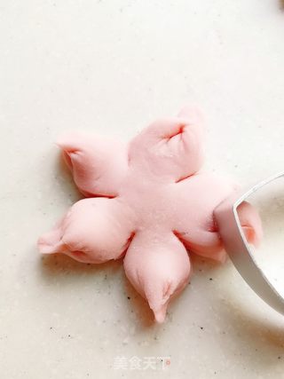 樱花?馒头的做法步骤:9
