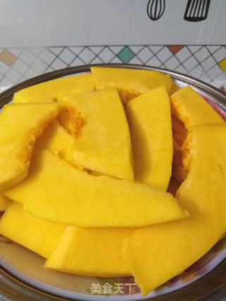 南瓜糖馅饼的做法步骤:2