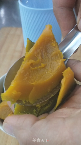 鲜奶南瓜羹的做法步骤:4