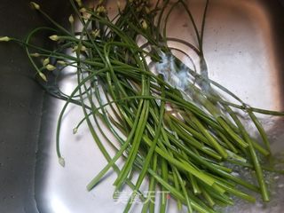 韭菜花粉丝鸡蛋包子的做法步骤:2