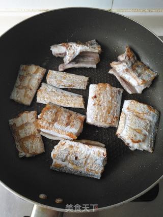 糖蒜烧带鱼的做法步骤:4