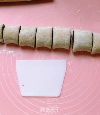 黑麦芝麻饼的做法步骤:8