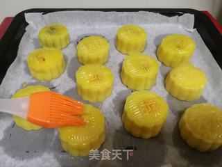 传统月饼(不用转化糖浆和枧水)的做法步骤:9