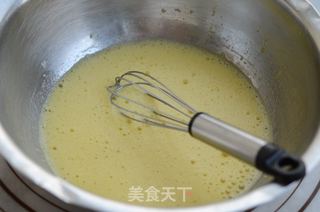 6寸中空玫瑰波浪戚风蛋糕的做法步骤：4