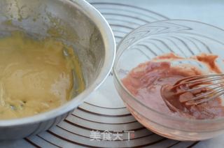 6寸中空玫瑰波浪戚风蛋糕的做法步骤：5