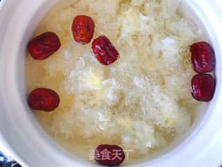 冰糖雪梨银耳羹的做法步骤:4