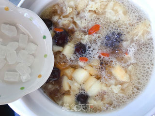 冰糖雪梨银耳羹的做法步骤:7