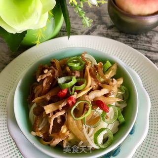 “榨菜”榨菜肉丝面的做法步骤:26
