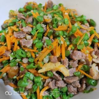 焖糯米饭(瘦肉虾仁香菇豆角红萝卜)的做法步骤:4