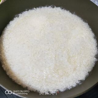 焖糯米饭(瘦肉虾仁香菇豆角红萝卜)的做法步骤:6