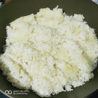 焖糯米饭(瘦肉虾仁香菇豆角红萝卜)的做法步骤:7