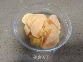 南瓜红薯小米粥的做法步骤:2