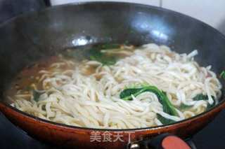 手擀面的做法步骤:8