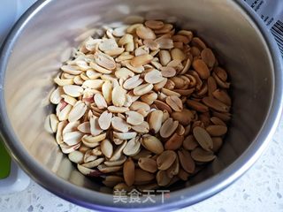 蔓越莓花生牛轧糖的做法步骤:2