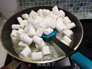 蔓越莓花生牛轧糖的做法步骤:8