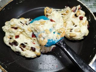 蔓越莓花生牛轧糖的做法步骤:11