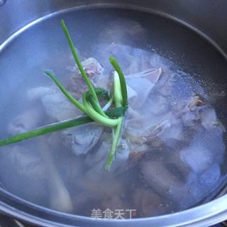 榴莲枸杞鸡汤的做法步骤：3