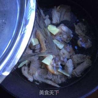 榴莲枸杞鸡汤的做法步骤：4