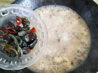 皮蛋瘦肉面疙瘩汤的做法步骤:13