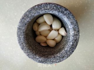 鸡蛋拌蒜的做法步骤:4