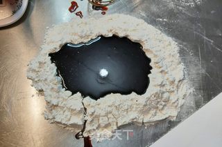 黑糖豆沙蛋黄月饼的做法步骤:4
