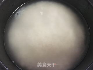 腊肠烧鸭双拼煲仔饭的做法步骤：1