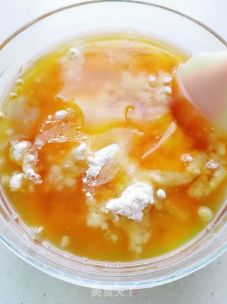 豆沙蛋黄月饼的做法步骤:3