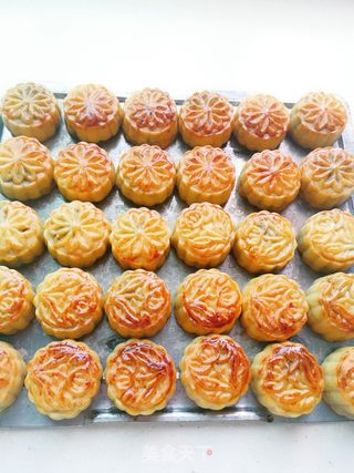 豆沙蛋黄月饼的做法步骤:15