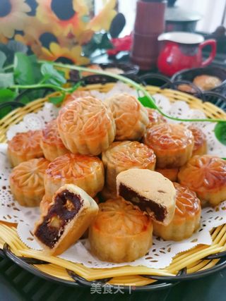 豆沙蛋黄月饼的做法步骤:18