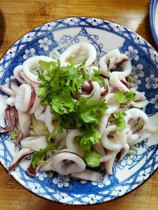 鲜鱿拌银芽的做法步骤:6