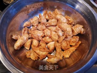 鸡丁豆角焖饭的做法步骤：1