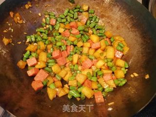 鸡丁豆角焖饭的做法步骤:4
