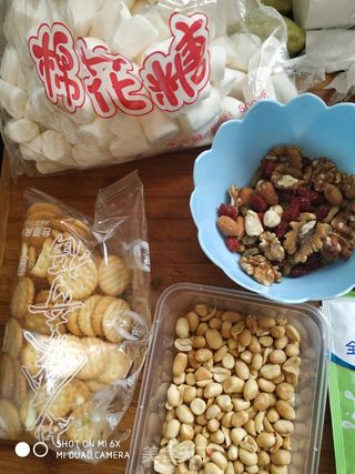 雪花酥的做法步骤：1
