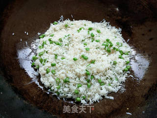 豆角腊肠蛋炒饭的做法步骤:6