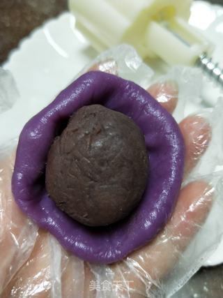 冰皮豆沙月饼的做法步骤:17