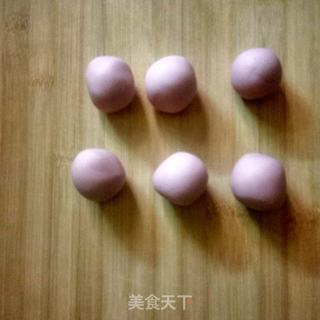 粉色小猪佩奇冰皮月饼的做法步骤:5