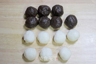 摩卡奶酪冰皮月饼-----整整齐齐一家人的做法步骤:11