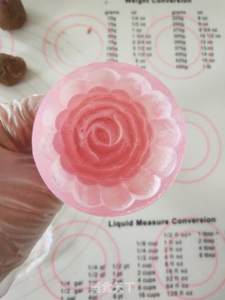 玫瑰栗蓉冰皮月饼的做法步骤:8