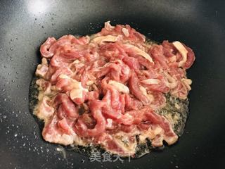 多做一步,牛柳又滑又嫩,味美多汁的青椒牛柳的做法步骤:4
