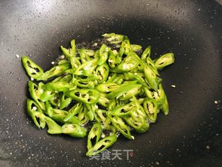 多做一步,牛柳又滑又嫩,味美多汁的青椒牛柳的做法步骤:6