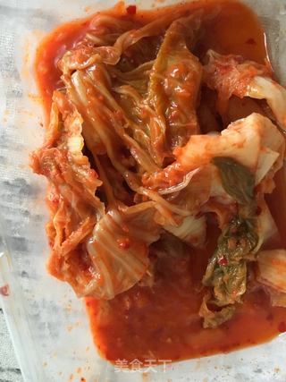 花肉炒韩式辣白菜的做法步骤:3